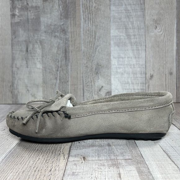 Minnetonka Women's Kilty Hardsole Suede Moccasin Loafer Slip On Gray Size 6.5 - Picture 9 of 12